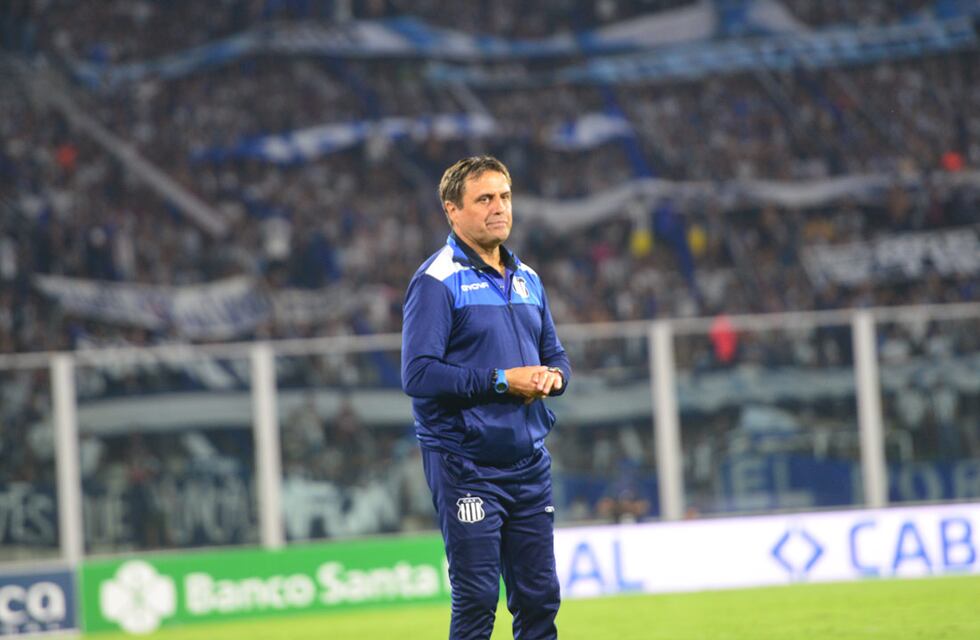 Ángel Hoyos y un Talleres que no reacciona: “Estamos en una transición, hay que ponerle el pecho”