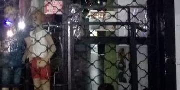 El chiquito fue dejado encerrado en un local de ropa (Pregón)
