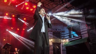 José Ángel Trelles, cantante de Astor Piazzolla, emocionó a la audiencia (Fotografías, gentileza Municipalidad de La Falda).