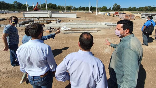 El intendente recorrió la obra del supermercado Maxiconsumo