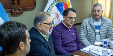 El presidente del Concejo Deliberante de la capital jujeña, Lisandro Aguiar (al centro), habló de discriminación al interior por los subsidios nacionales al transporte del AMBA.