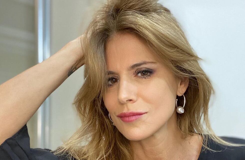 Todas las veces que Flavia Palmiero ha posado con microbikinis y enterizos de leopardo y ha demostrado que es una estampa poderosa