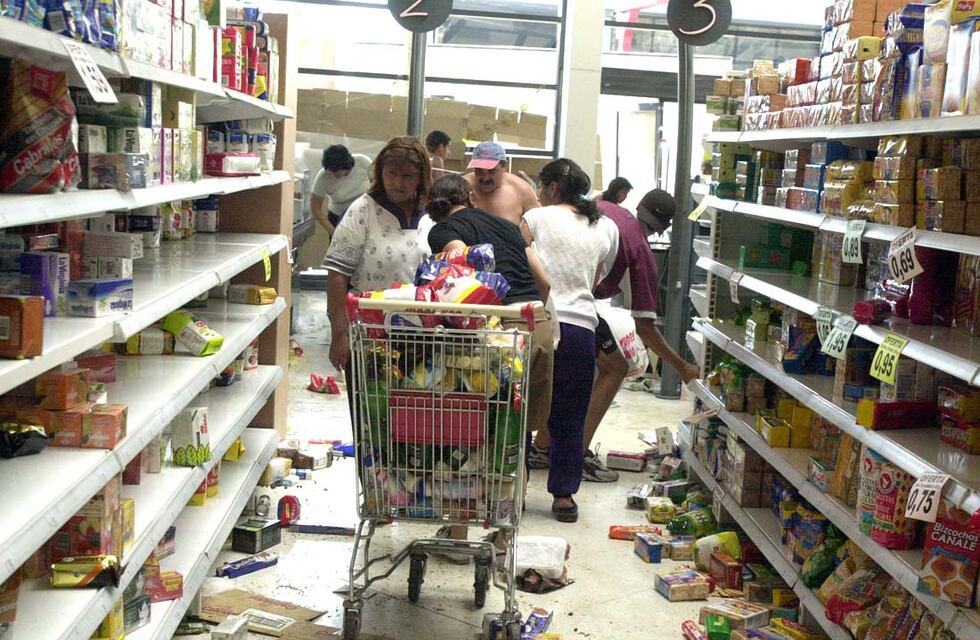20 años de la Crisis 2001: un día como hoy saqueaban un supermercado en Guaymallén