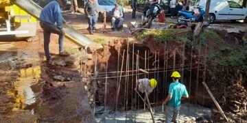Continúan realizando obras viales en Puerto Iguazú. Imagen de archivo.