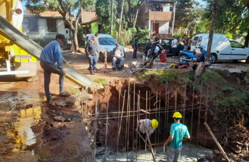 Continúan realizando obras viales en Puerto Iguazú