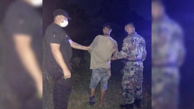 Detienen a un individuo que transportaba marihuana y embistió a un efectivo de Prefectura.