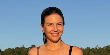 Desde las Cataratas del Iguazú, Marcela Kloosterboer dio cátedra de estilo con la bikini y el accesorio tendencia del verano