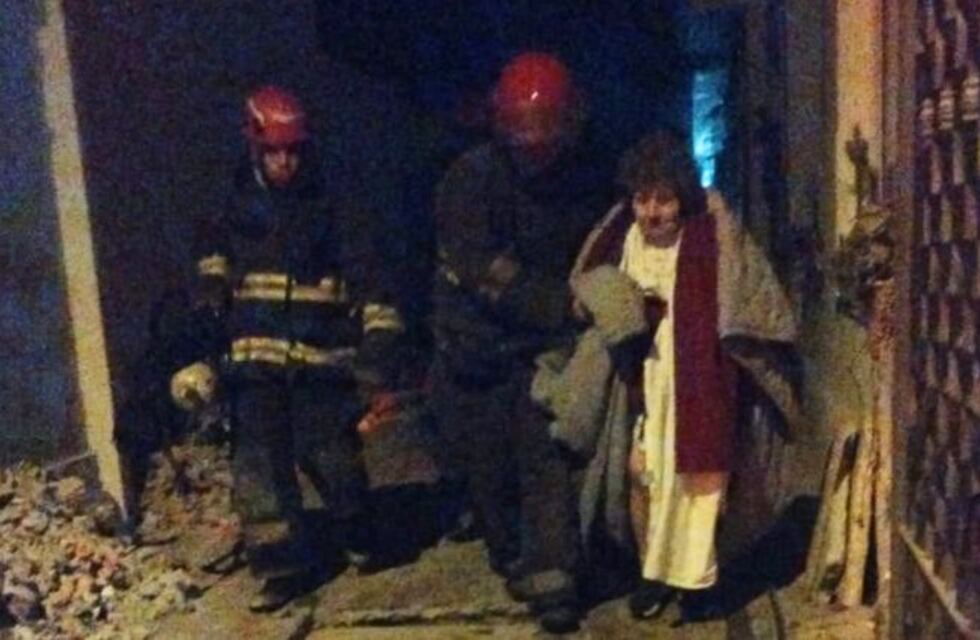 Se desató un feroz incendio en un geriátrico de Córdoba y hay una persona muerta