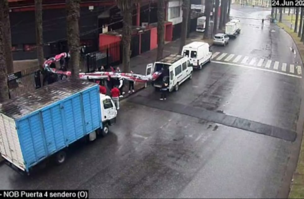 La causa sobre la bandera de “Los Monos” en la cancha de Newell’s dio un giro clave