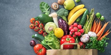 Cuáles son las frutas y verduras ideales para consumir en la temporada de verano