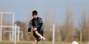 Bruno Zapelli se afianza en el plante comandado por Guillermo Farré.