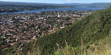 Villa Carlos Paz desde lo alto.