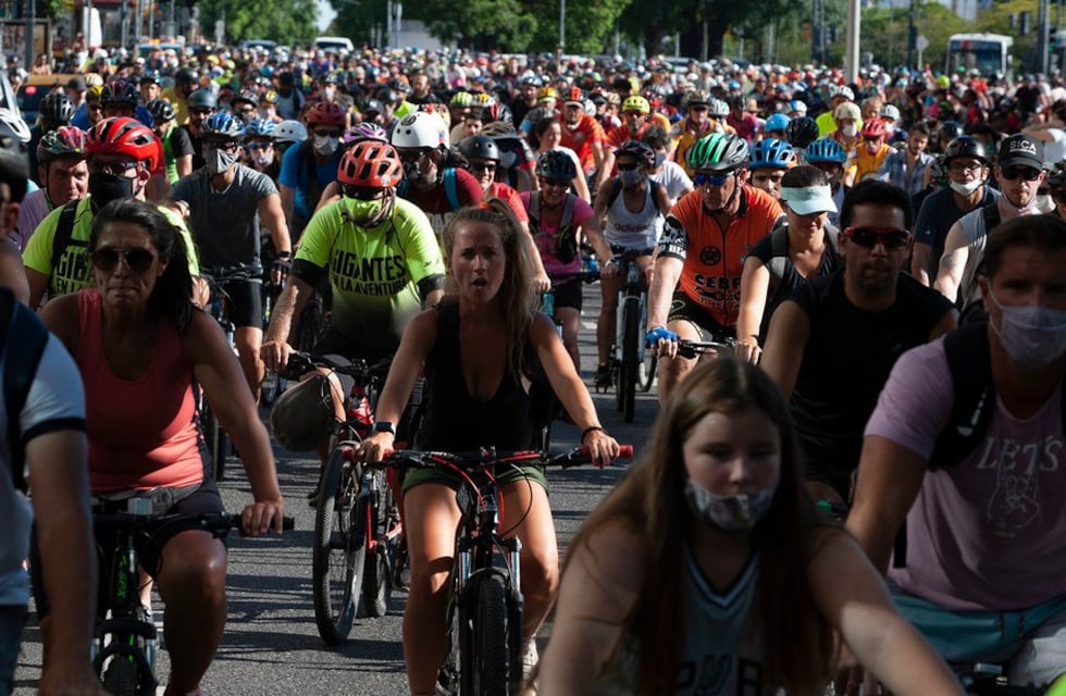 Una multitud de ciclistas protestaron desde el Obelisco hasta Palermo para reclamar justicia