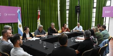 El intendente Luis Castellano se reunió con los vecinalistas del Brigadier López