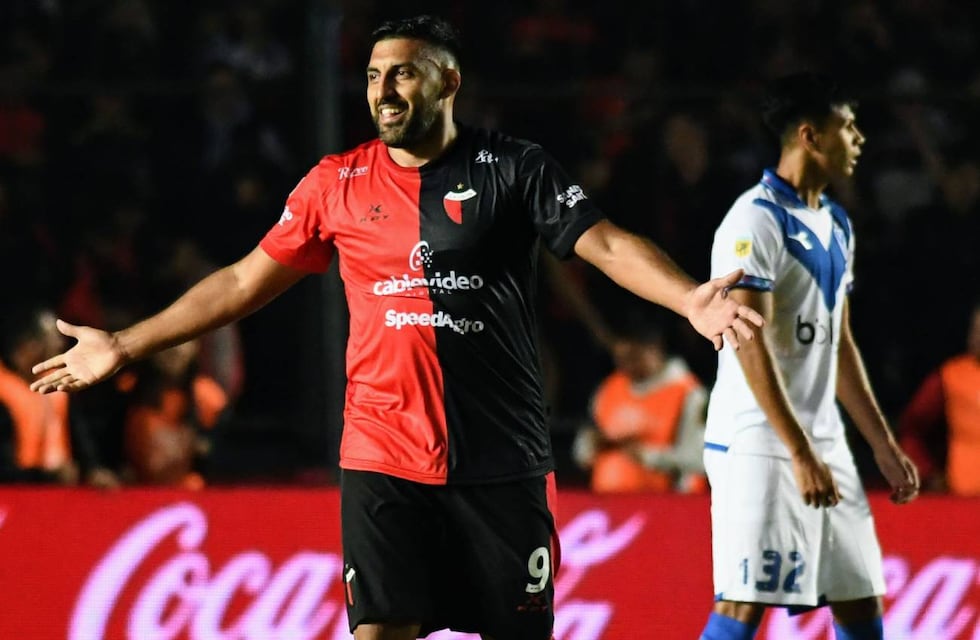 Wanchope Ábila continúa con su racha en la red y sube en la tabla de goleadores