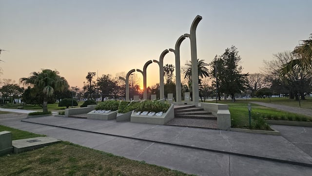 Monumento al Centenario Plaza principal 25 de Mayo