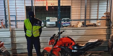 Policía de Tres Arroyos secuestra un automóvil por alcoholemia positivo y dos motos por falta de documentación