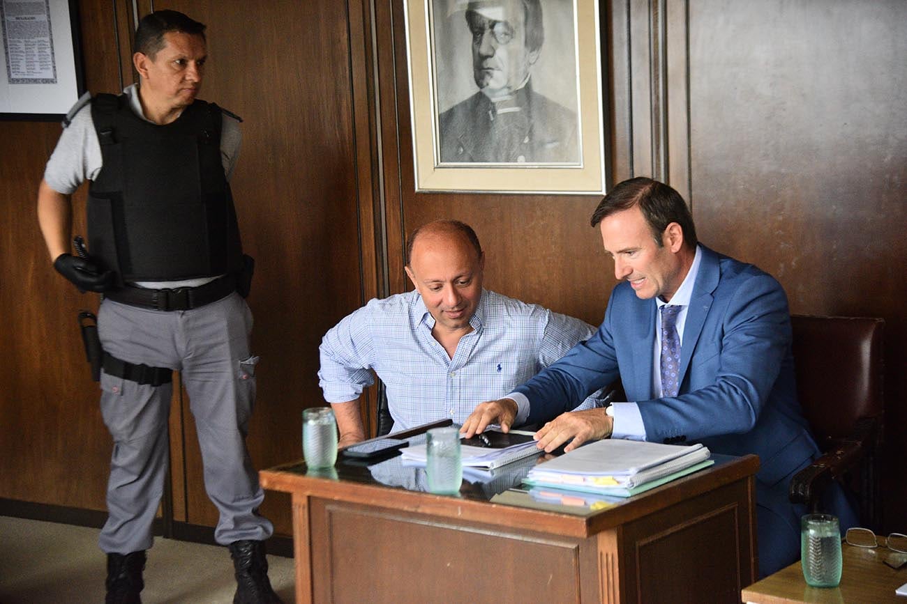 Juicio de extradición a acusados de traficar armas. Diego Dirisio y Julieta Nardi pueden ser deportados a Brasil por el juez Miguel Hugo Vaca Narvaja. (Pedro Castillo / La Voz)