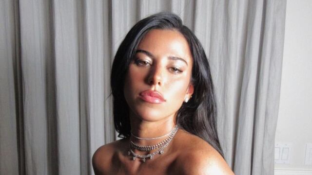 Victoria Villarroel lució una bikini lurex azul y conquistó a todos.