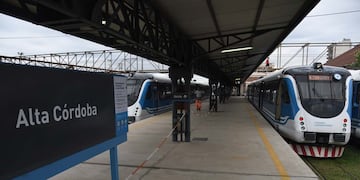 Tren Metropolitano (Ferrourbano) en la estación de Alta Córdoba (Facundo Luque)