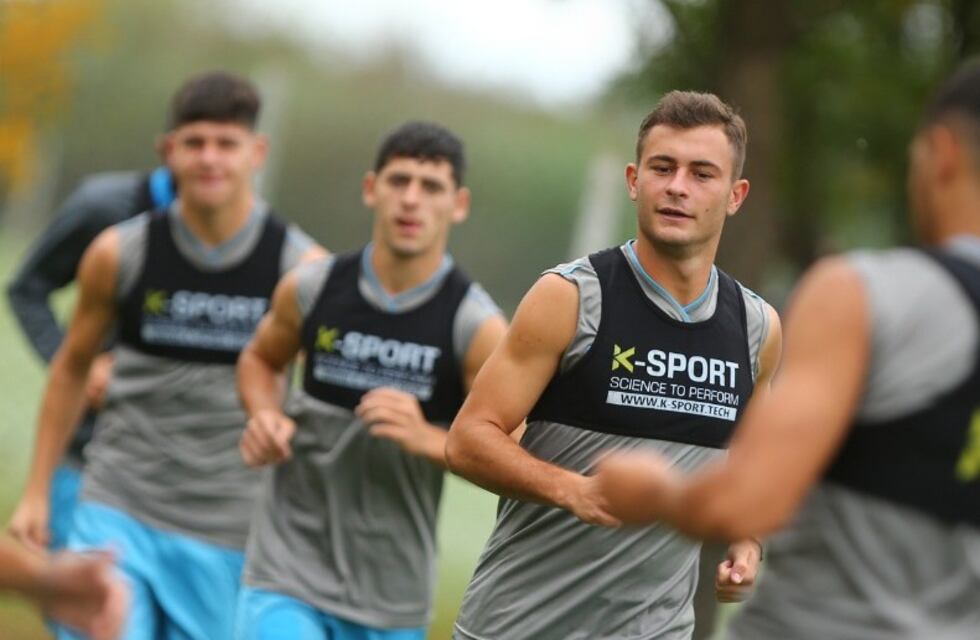 Santiago Longo responde cada vez que entra en Belgrano