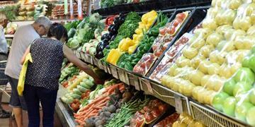 La canasta básica se encareció más de $2.000 en un mes (Archivo)