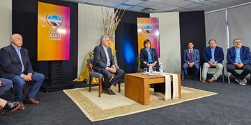 En la conferencia de prensa de este lunes acompañaron a Bullrich y Morales candidatos y principales figuras de Cambia Jujuy encabezadas por el gobernador electo Carlos Sadir.