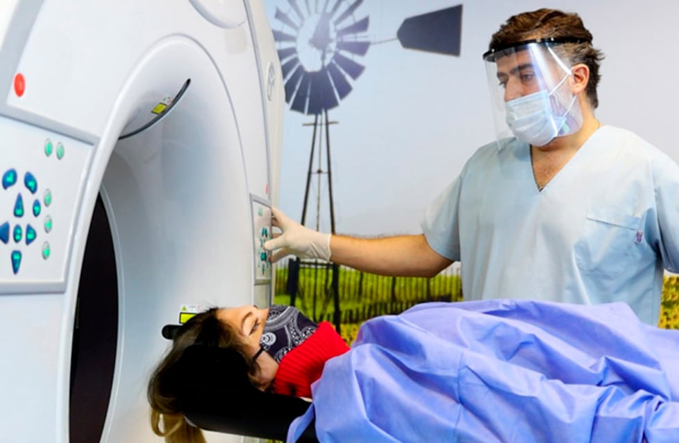 Instalan un tomógrafo de última generación en el Hospital Evita de Santa Rosa