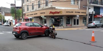 Accidente vial en Posadas dejó como saldo a un motociclista herido.