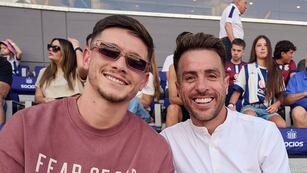 Julio Buffarini, junto a Rodrigo Garro, alentando a Talleres. Su deseo es volver (La Voz archivo).