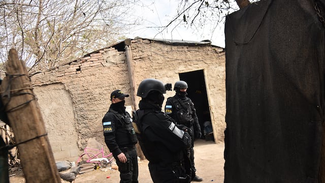 El operativo de la Fuerza Policial Antinarcotráfico terminó con 10 detenidos.