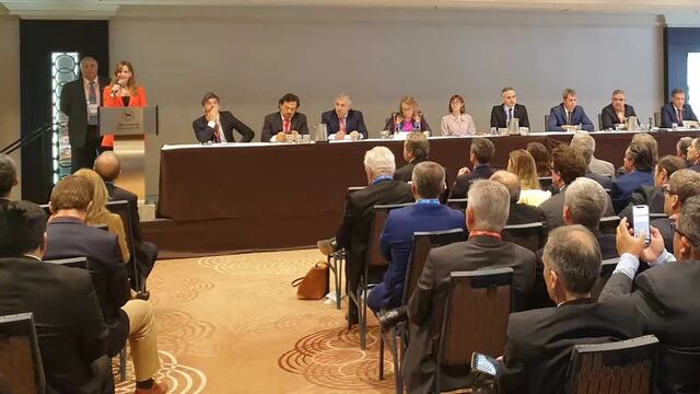 En su intervención durante la apertura del Argentina Forum Day el gobernador Morales destacó la política minera jujeña centrada en el "cuidado ambiental a partir del fortalecimiento de los marcos regulatorios para prevenir, mitigar y restaurar daños ambientales".