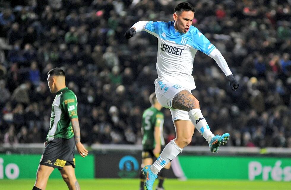 Racing golpeó primero contra Banfield de visitante, lo derrotó 2 a 0 y mantiene su racha positiva