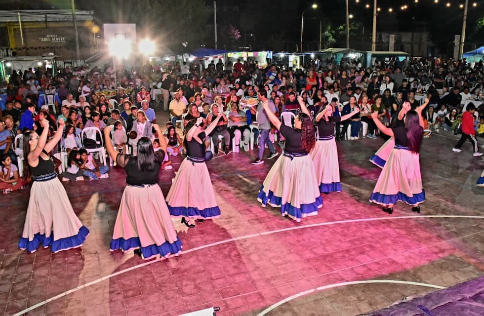 Santa María celebró la tercera Noche Cultural en el Playón