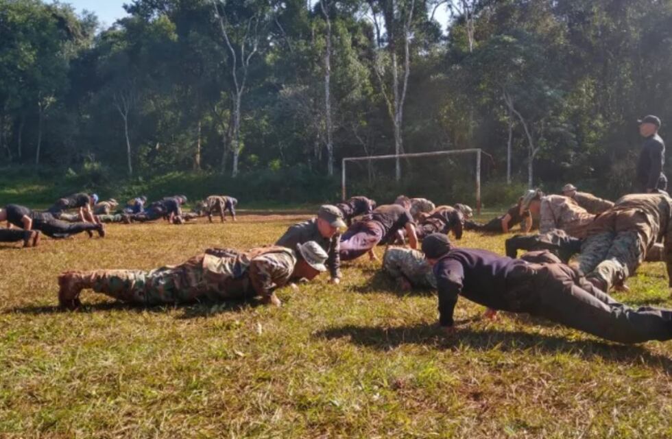 Fuerzas de seguridad entrenan en Puerto Iguazú