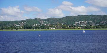 Una imagen del lago San Roque de Carlos Paz.
