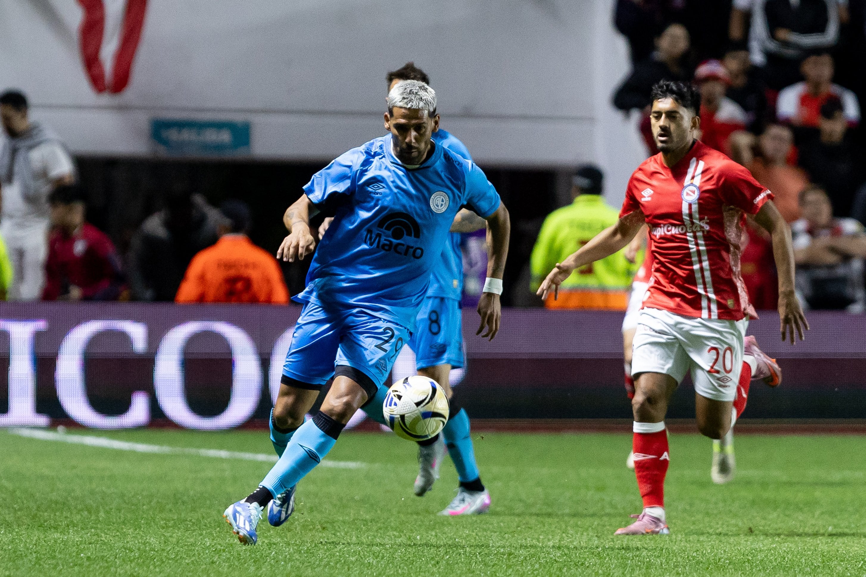 Franco Jara, delantero de Belgrano, en el partido ante Argentinos Juniors. (Prensa Belgrano)