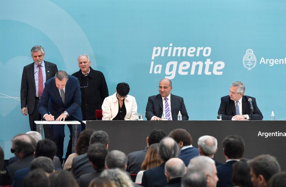 Bahl anunció que se terminará el Planetario en Paraná