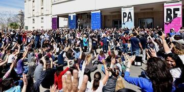 La toma del Pabellón Argentina se extendió por 30 días.