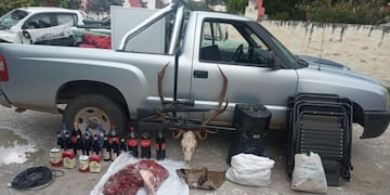 Armas, animales faenados y mucho fernet.