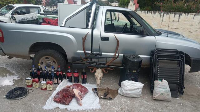 Armas, animales faenados y mucho fernet.