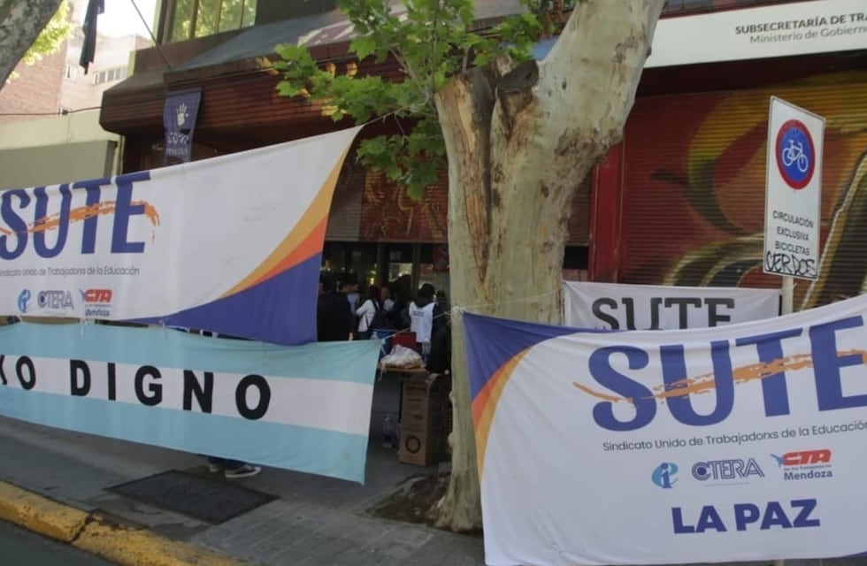 Comenzaron las paritarias en Mendoza: la nueva oferta del Gobierno a los gremios estatales