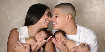 Daniela Celis y Thiago Medina mostraron por primera vez el rostro de sus bebés. (Instagram Daniela Celis)