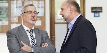 El criminólogo se convirtió nuevamente en el blanco de las críticas opositoras y hay sectores que piden que renuncie ante el gobernador.