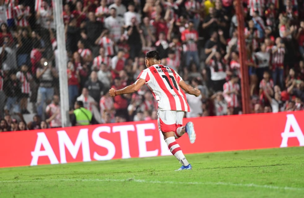 El Instituto puntero cantó al ritmo de la Mona y Abel, con grito final por Santi Rodríguez