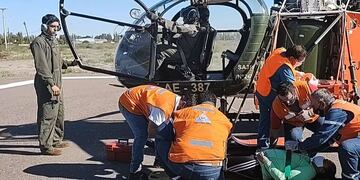 El Ejército Argentino capacitó a personal de Defensa Civil, de Bomberos y del Hospital Perrupato en el traslado de heridos en helicóptero. Gentileza MGSM
