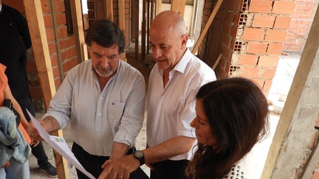 Uset visitó la Escuela 502 junto al director General de Cultura y Educación
