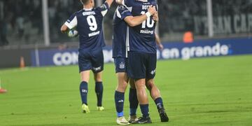 Rubén Botta y Valentín Depietri, los goles para Talleres. Buen partido también de Federico Girotti (Javier Ferreyra / La Voz).