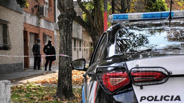 Los efectivos ayudaron a la mujer