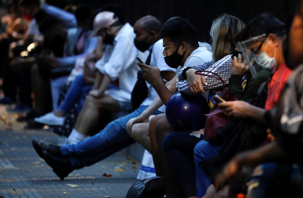 Baja el promedio de contagios y muertes por Covid-19 en el país